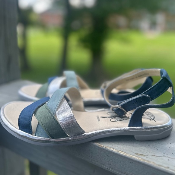 FLY LONDON Sz 40 Cune 65Fly Leather Multi Ankle Strap Sandals Blue Jade Silver - Picture 4 of 15